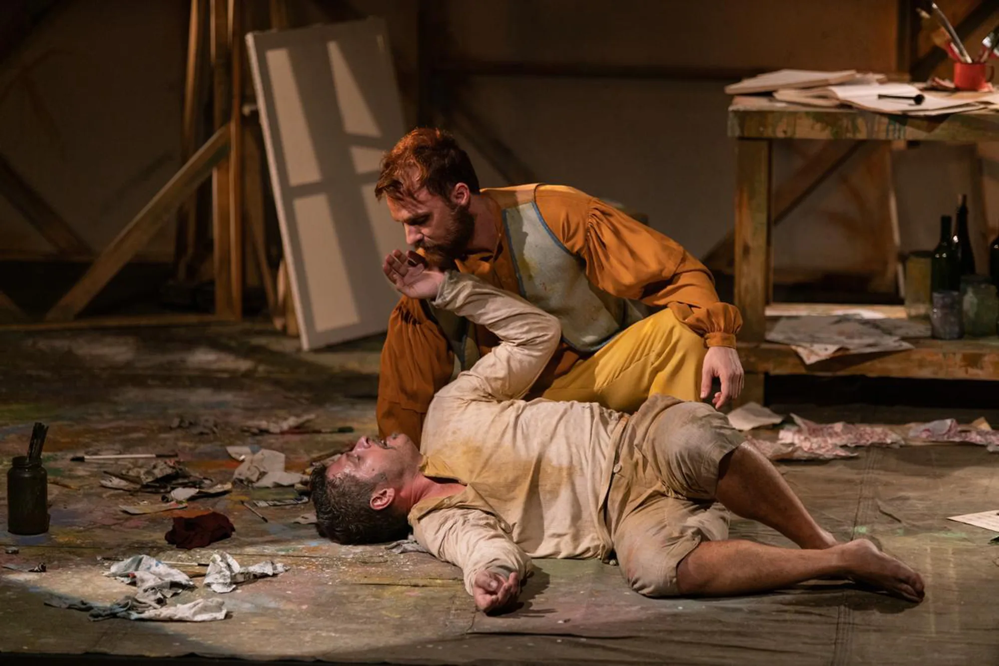 Alex Morenno, o Robson de “Órfãos da Terra”, fala da experiência no teatro em “Van Gogh por Gauguin”, que está em turnê