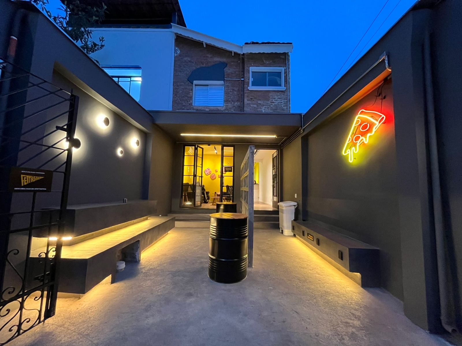 Pizzaria Fettástica inaugura espaço para consumo na unidade de São Paulo