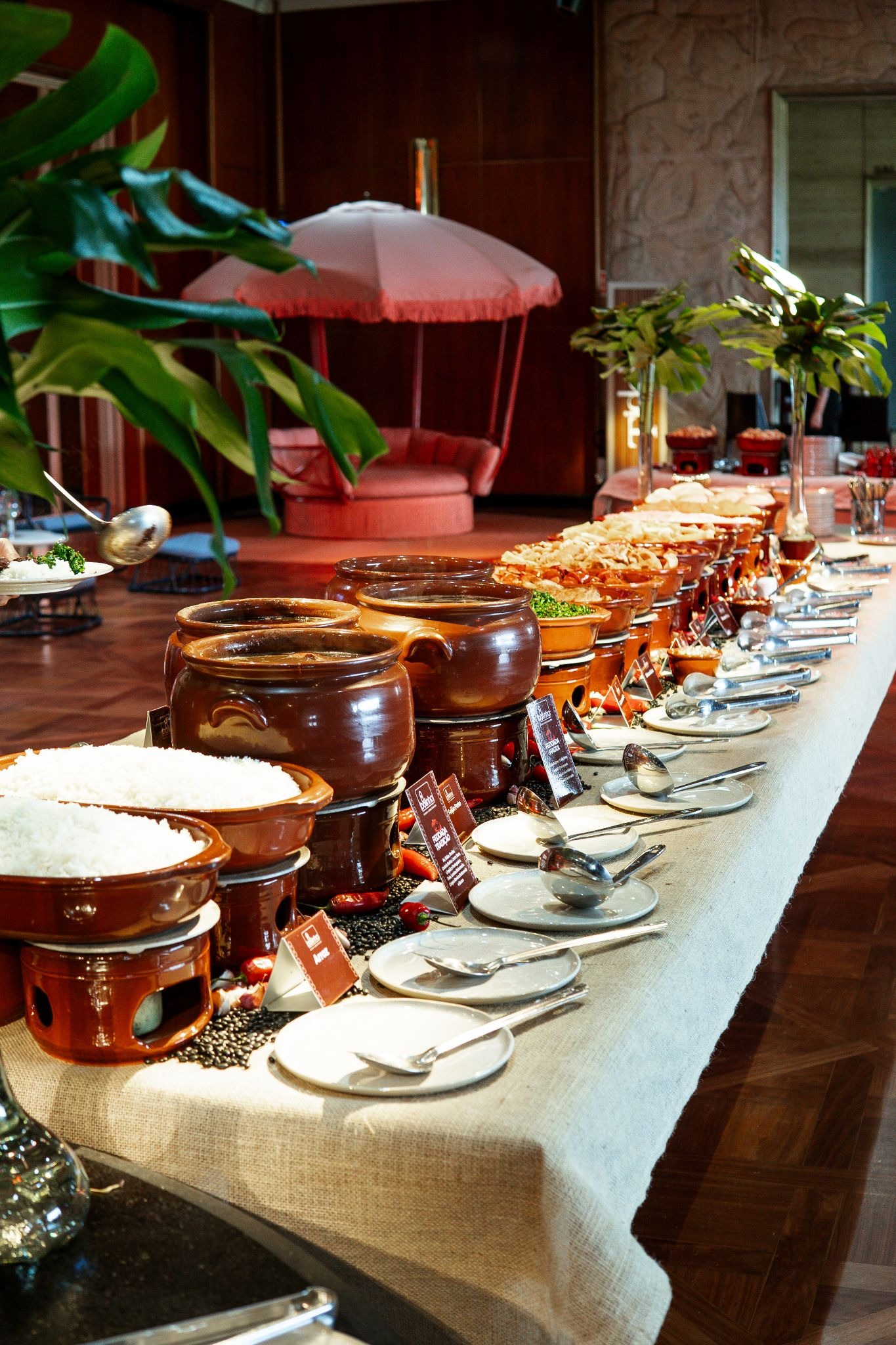 Tradicional feijoada do Bolinha chega ao Jockey Club de São Paulo 